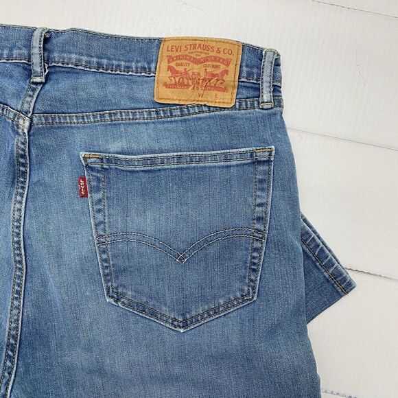 Levi's 505 Jeans Men 36x34 Straight Leg Blue Pockets Light Wash Denim Red Tab - Picture 1 of 16